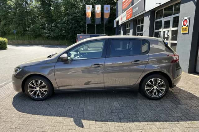 Peugeot 308 (2014) thumbnail 2