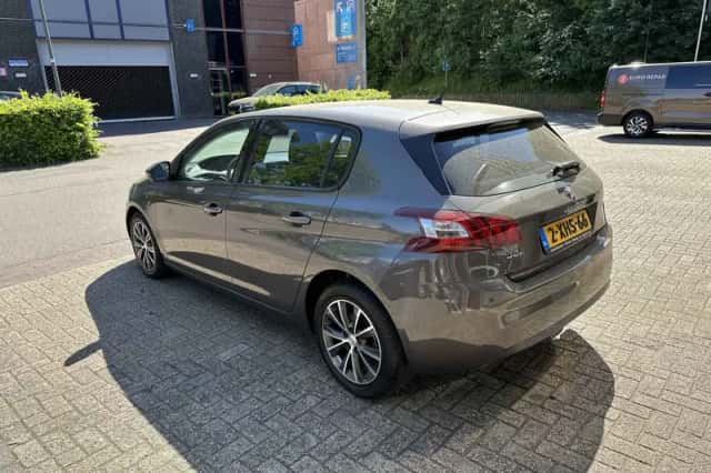 Peugeot 308 (2014) thumbnail 3