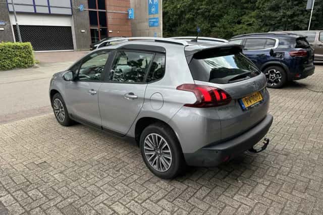 Peugeot 2008 (2017) thumbnail 3