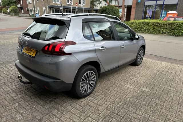 Peugeot 2008 (2017) thumbnail 5
