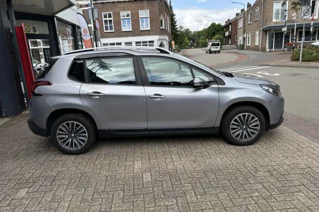 Peugeot 2008 (2017) thumbnail 6