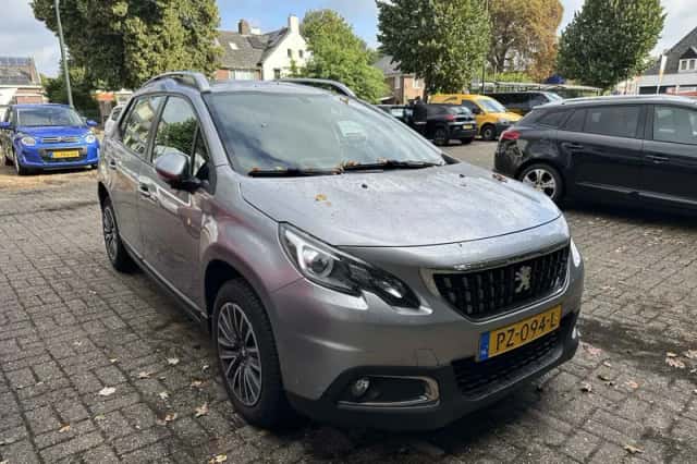 Peugeot 2008 (2017) thumbnail 2