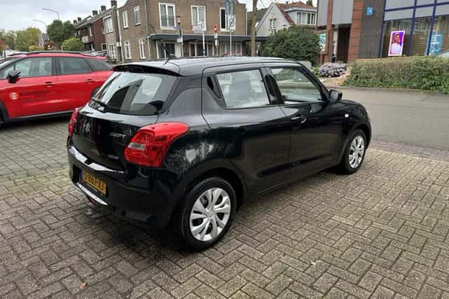Suzuki Swift (2023) thumbnail 5
