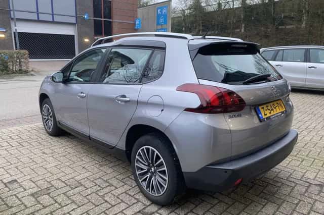 Peugeot 2008 (2018) thumbnail 3