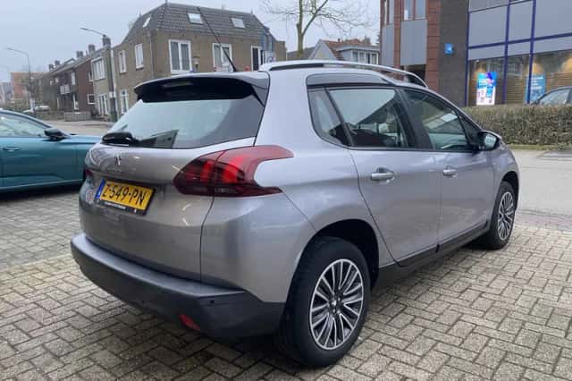 Peugeot 2008 (2018) thumbnail 5