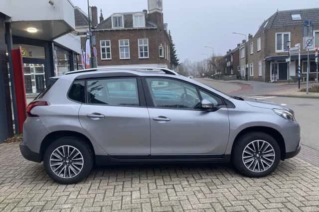 Peugeot 2008 (2018) thumbnail 6