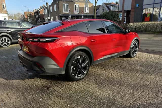 Peugeot 408 (2025) thumbnail 5
