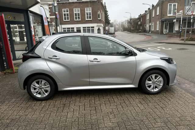 Mazda 2 Hybrid (2025) thumbnail 6