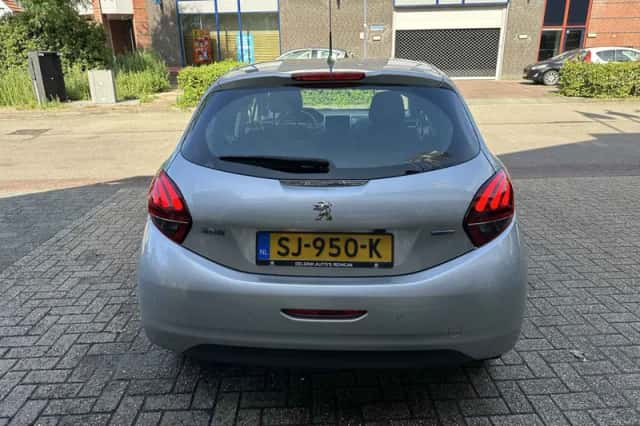Peugeot 208 (2017) thumbnail 3
