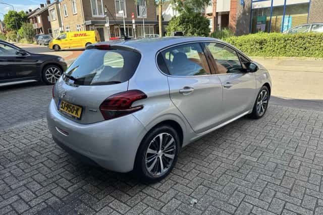 Peugeot 208 (2017) thumbnail 4