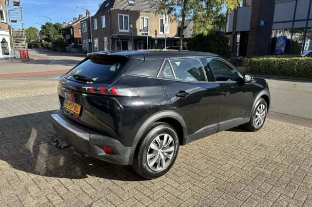 Peugeot 2008 (2020) thumbnail 5