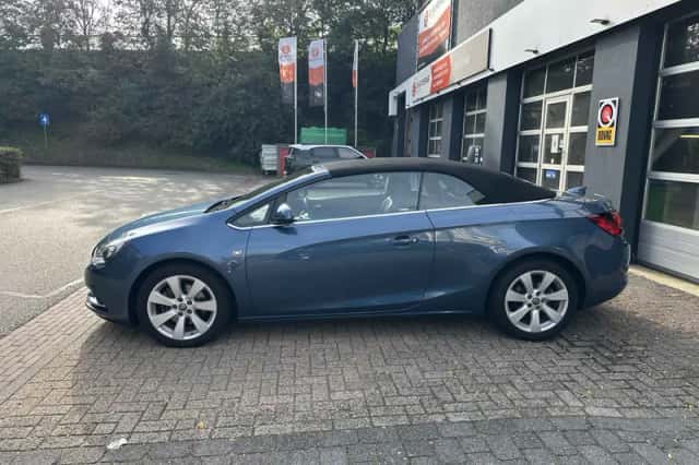 Opel Cascada (2015) thumbnail 2