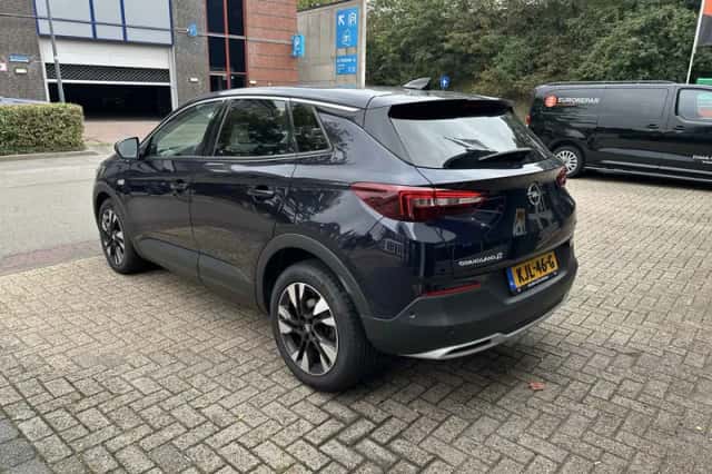 Opel Grandland (2019) thumbnail 3