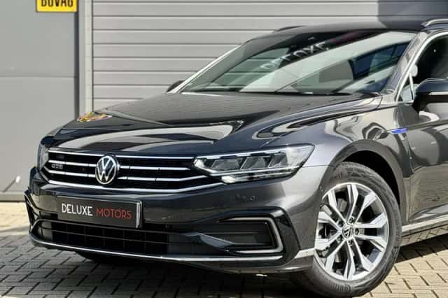 Volkswagen Passat (2021) thumbnail 2