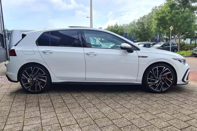 Volkswagen Golf (2021) thumbnail 2