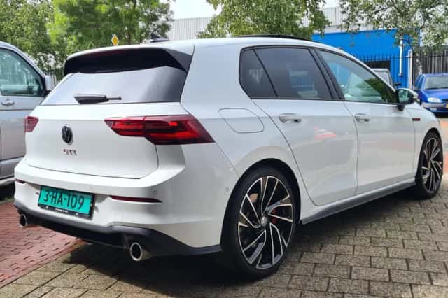 Volkswagen Golf (2021) thumbnail 3