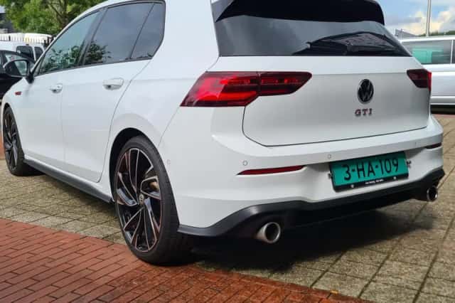 Volkswagen Golf (2021) thumbnail 4