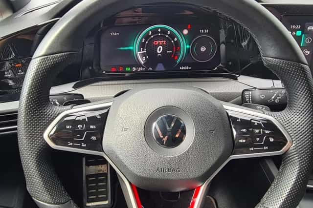 Volkswagen Golf (2021) thumbnail 5