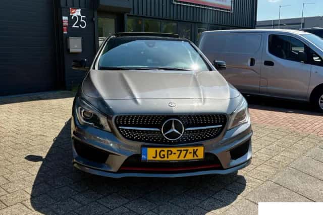 Mercedes-Benz CLA-Klasse (2015) thumbnail 4