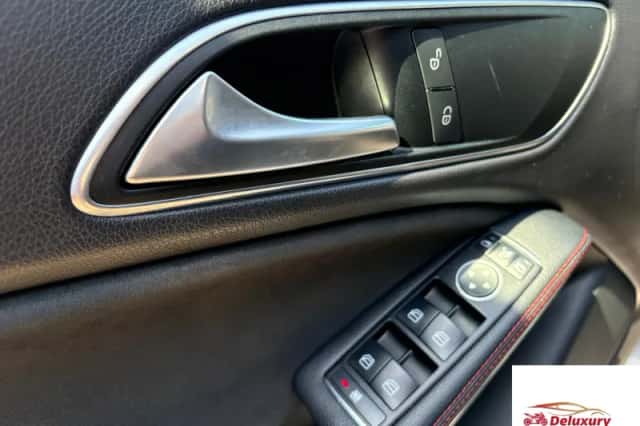 Mercedes-Benz CLA-Klasse (2015) thumbnail 6