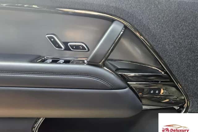 Land Rover Range Rover Sport (2023) thumbnail 5