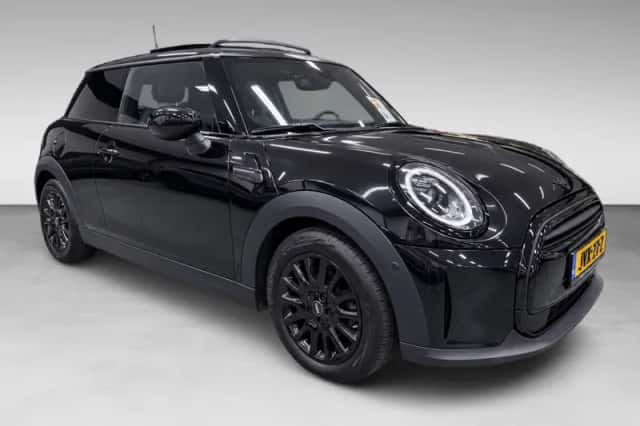 MINI Cooper (2022) thumbnail 4