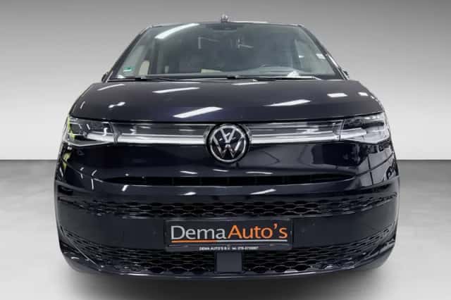 Volkswagen Multivan (2022) thumbnail 3