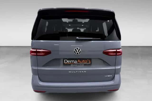 Volkswagen Multivan (2022) thumbnail 5