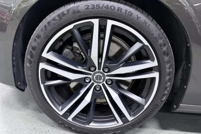 Volvo V60 (2022) thumbnail 5