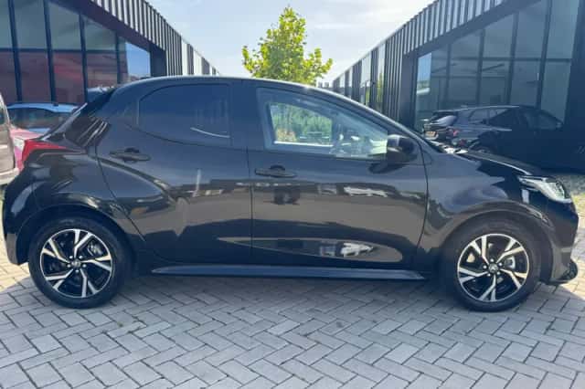 Toyota Yaris (2025) thumbnail 4
