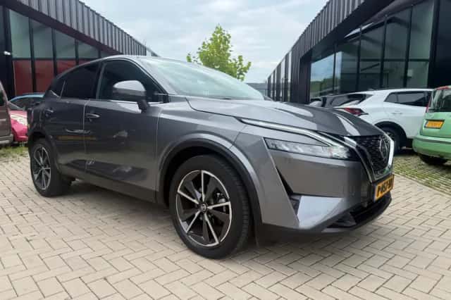 Nissan Qashqai (2022) thumbnail 2