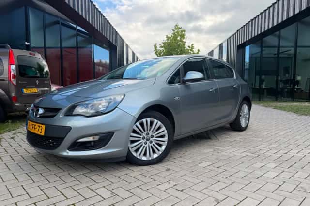 Opel Astra (2014) thumbnail 1