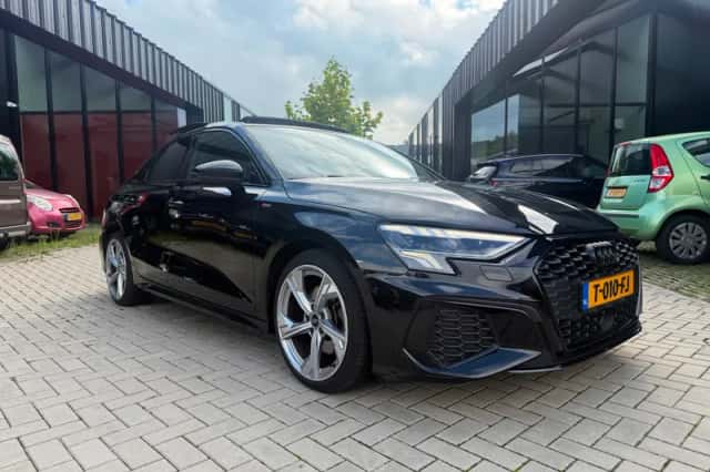 Audi A3 (2021) thumbnail 2