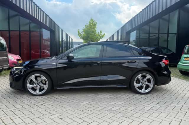Audi A3 (2021) thumbnail 3