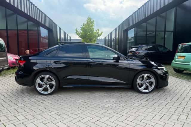 Audi A3 (2021) thumbnail 4