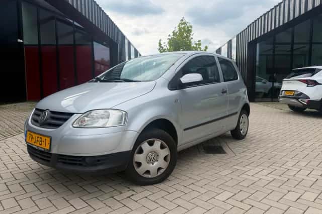 Volkswagen Fox (2009) thumbnail 1