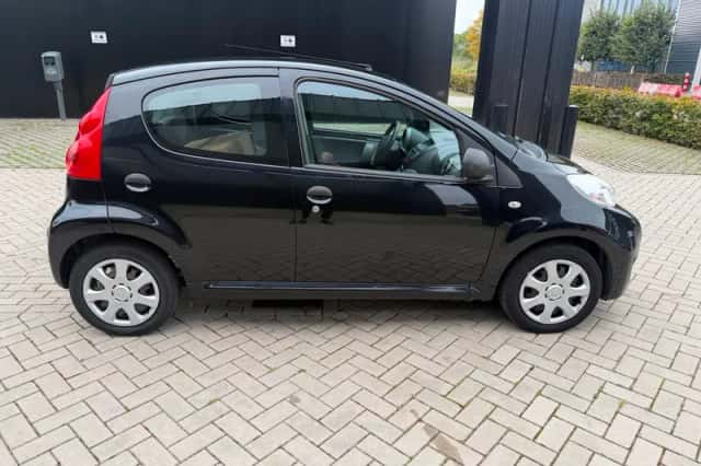 Peugeot 107 (2011) thumbnail 4