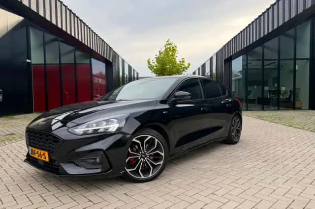 Ford Focus (2018) thumbnail 1