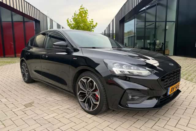 Ford Focus (2018) thumbnail 2