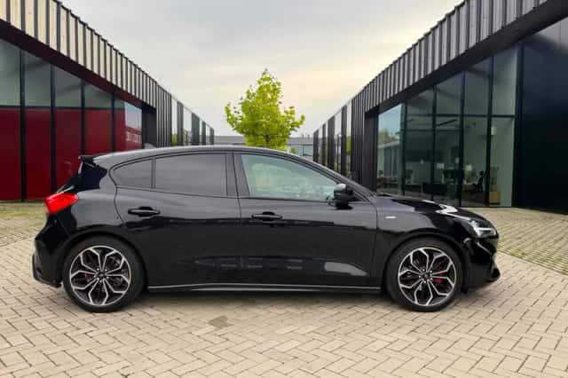 Ford Focus (2018) thumbnail 4