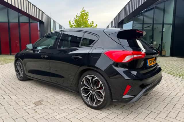 Ford Focus (2018) thumbnail 5