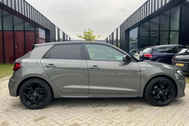 Audi A1 (2019) thumbnail 4