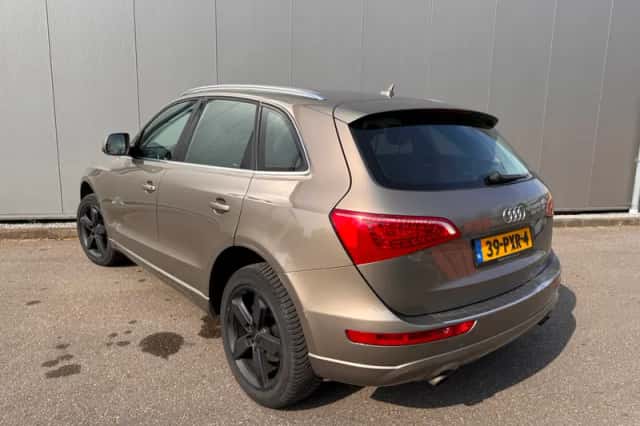 Audi Q5 (2011) thumbnail 5