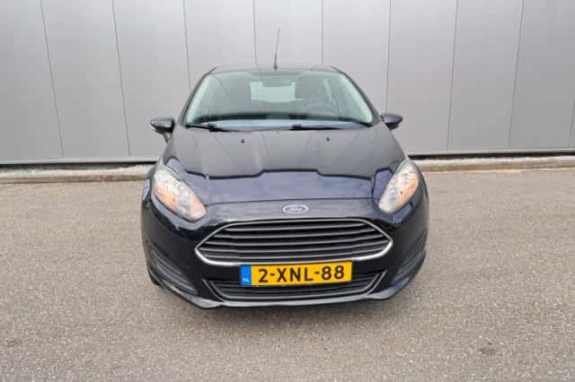 Ford Fiesta (2014) thumbnail 2