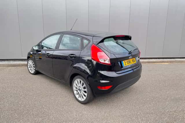 Ford Fiesta (2014) thumbnail 5