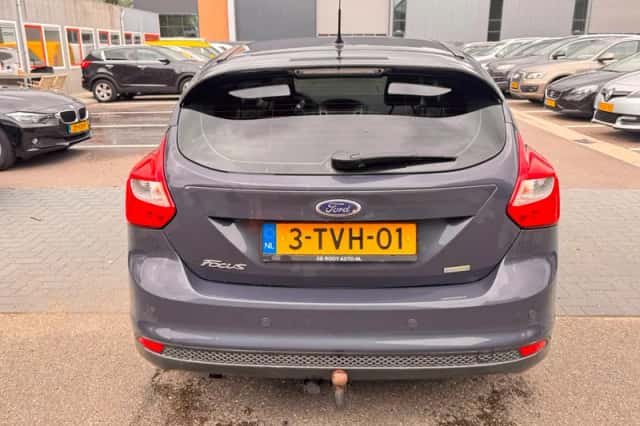 Ford Focus (2014) thumbnail 4