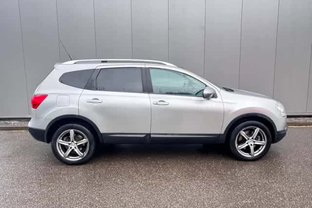 Nissan Qashqai (2008) thumbnail 3