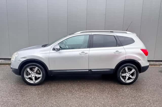 Nissan Qashqai (2008) thumbnail 4