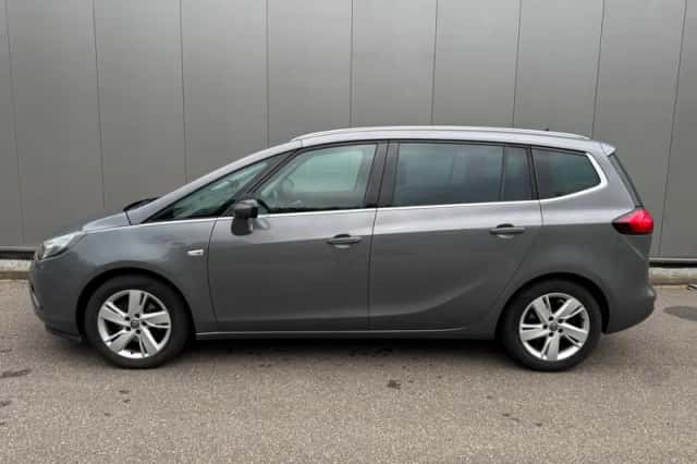 Opel Zafira (2016) thumbnail 4