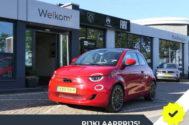 Fiat 500e (2024) thumbnail 1